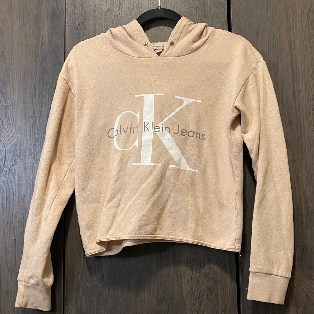 Calvin Klein Jeans Womens XS Cropped Hoodie Peach Tan Monogram Logo‎ Sweatshirt